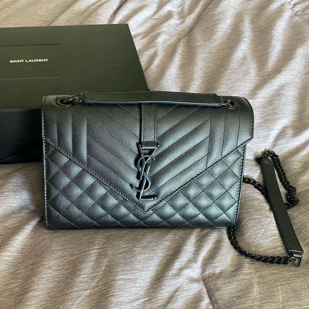 YSL SAINT LAURENT medium chain bag.